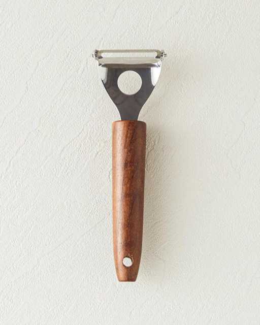 Woody Knife for cleaning vegetables 28.3х9.5 cm