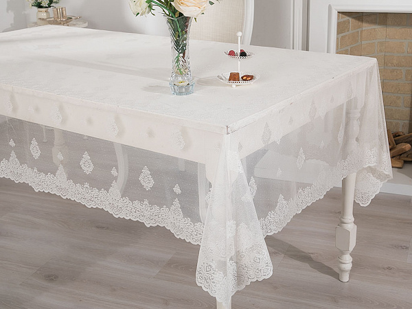 Royal Damask Tablecloth 180x270 cm