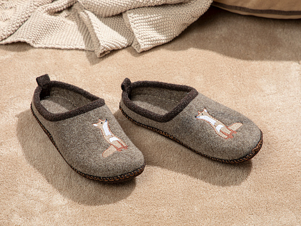 Fox Slippers 40