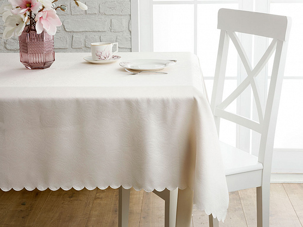 Bella Tablecloth 140x180 cm