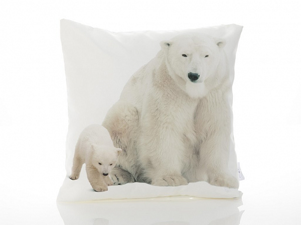 Polar Bear Family Декоративная наволочка 40х40 см