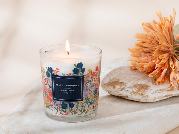 Velvet Bouqet Aroma candle 270 g