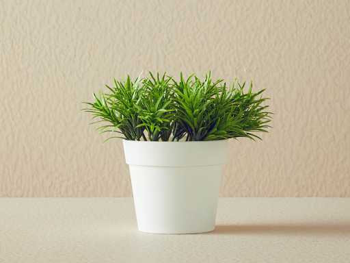 Leaves Artificial flower in a pot 13х13х13 cm