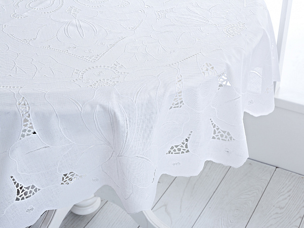Dora Tablecloth 152 cm