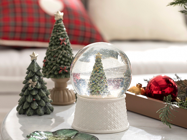 Christmas Tree Снігова Куля 10х10х14 см