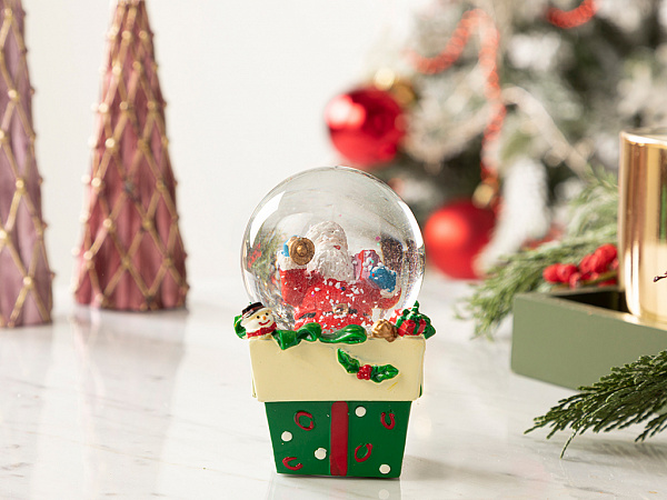 Giftbox Snow globe 6х6х8 cm