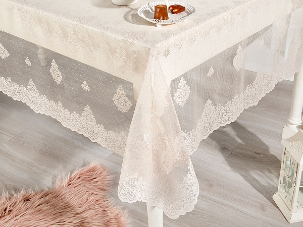 Royal Damask Tablecloth 180x270 cm