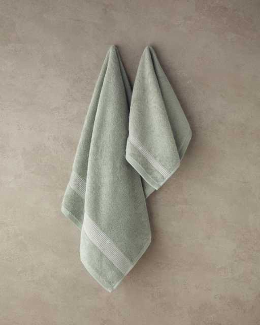 Towels Green 50 80 30 45 inexpensive in Ukraine Kiev Kharkov Odessa Dnepropetrovsk the best prices in the catalog online shop of home textiles ENGLISH HOME Get Towels White 100 cotton inexpensive in