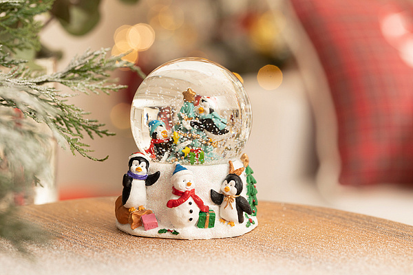 Penguins Snow globe 7х7х10 cm