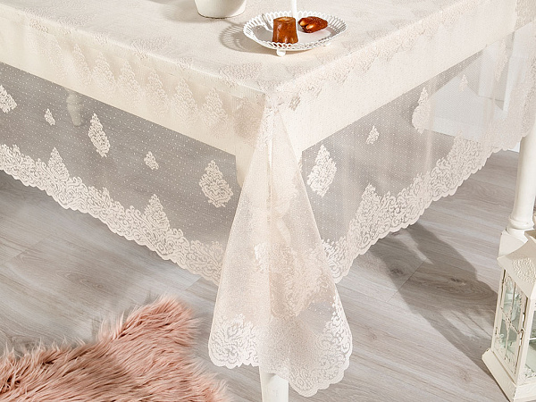 Royal Damask Tablecloth 145x220 cm
