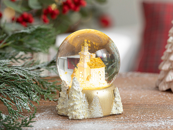 Christmas House Снежный шар с LED подсветкой 7х7х9 см