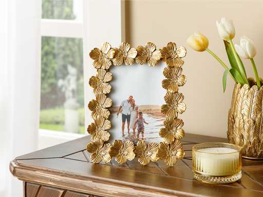 Flowers Frame 20х24.5х2 cm