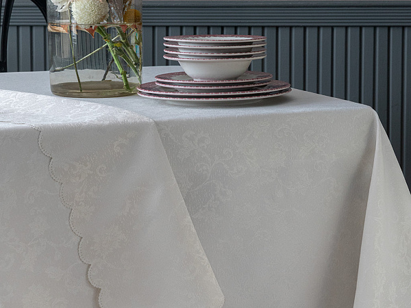 Carla Tablecloth 150x200 cm