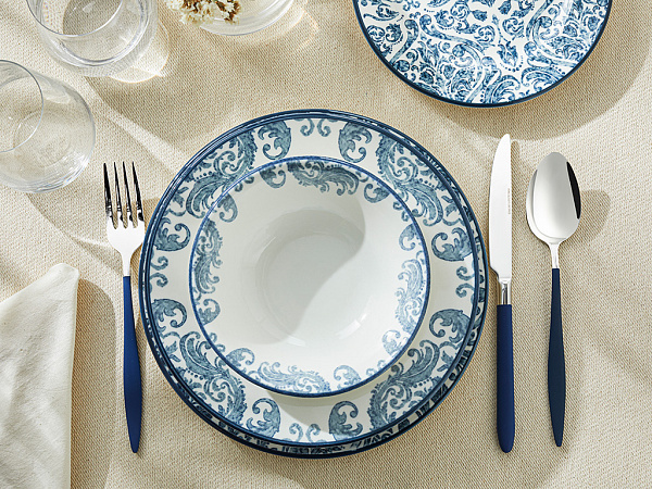 Hypnos A set of plates 8 pcs