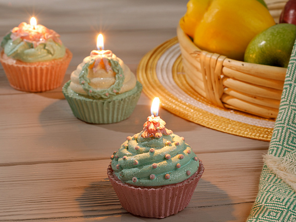 Spotty Cupcake Свеча 9х9х9 см