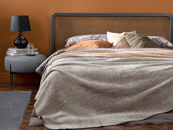 Thin Stripe Blanket 200х220 cm